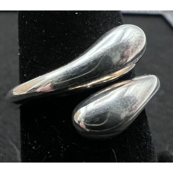 Vintage Sterling Silver Domed Teardrop Bypass Ring Size 7.5 - Picture 2 of 11